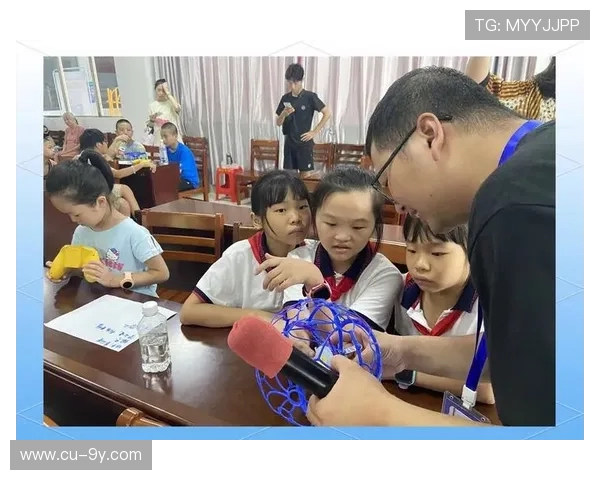 以嘉禾县无人机足球设备为核心推动青少年航空体育创新发展新探索